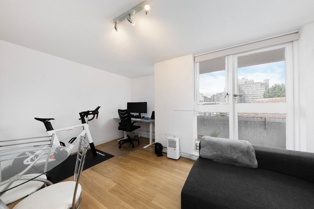 Property photo 3 of 12 Picture No. 07