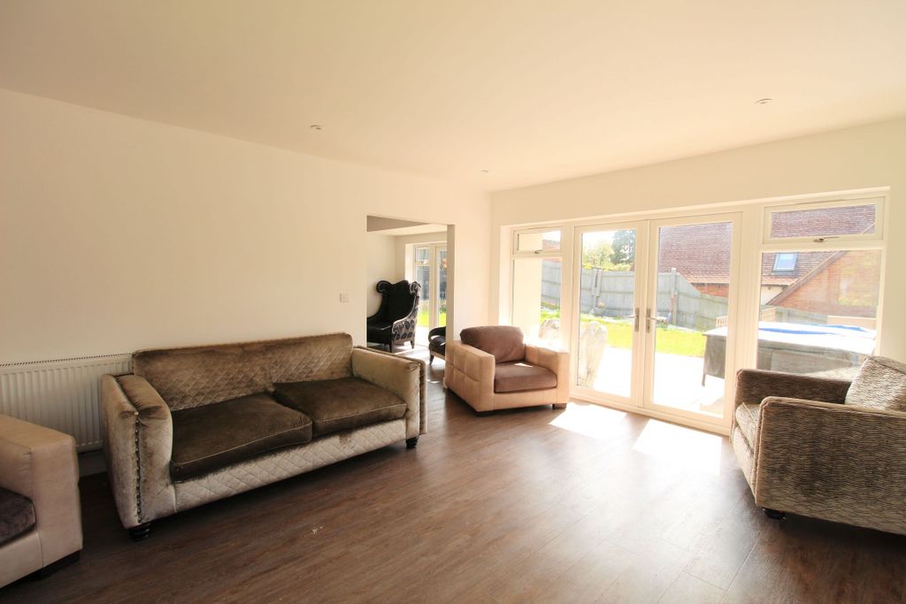 Property photo 3 of 12 Img_2997