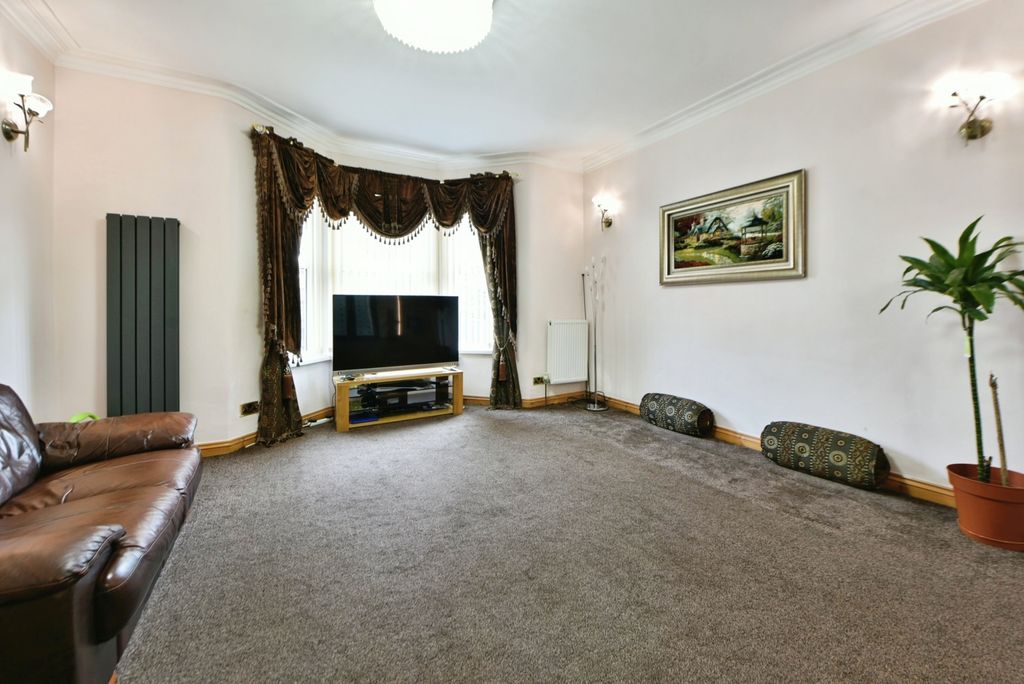 Property photo 2 of 18 Photo