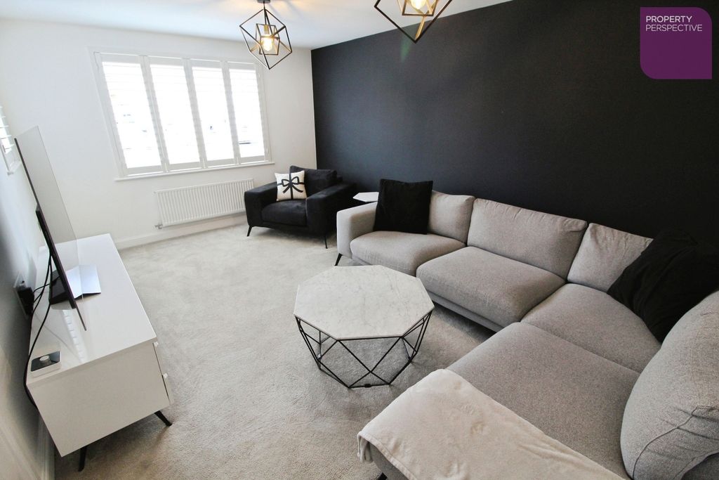 Property photo 2 of 15 Lounge