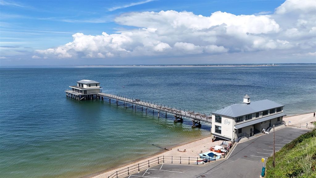 Property photo 1 of 22 Totland Pier Main Image Edited.Png