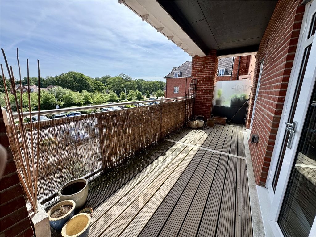 Property photo 1 of 12 Picture No. 18