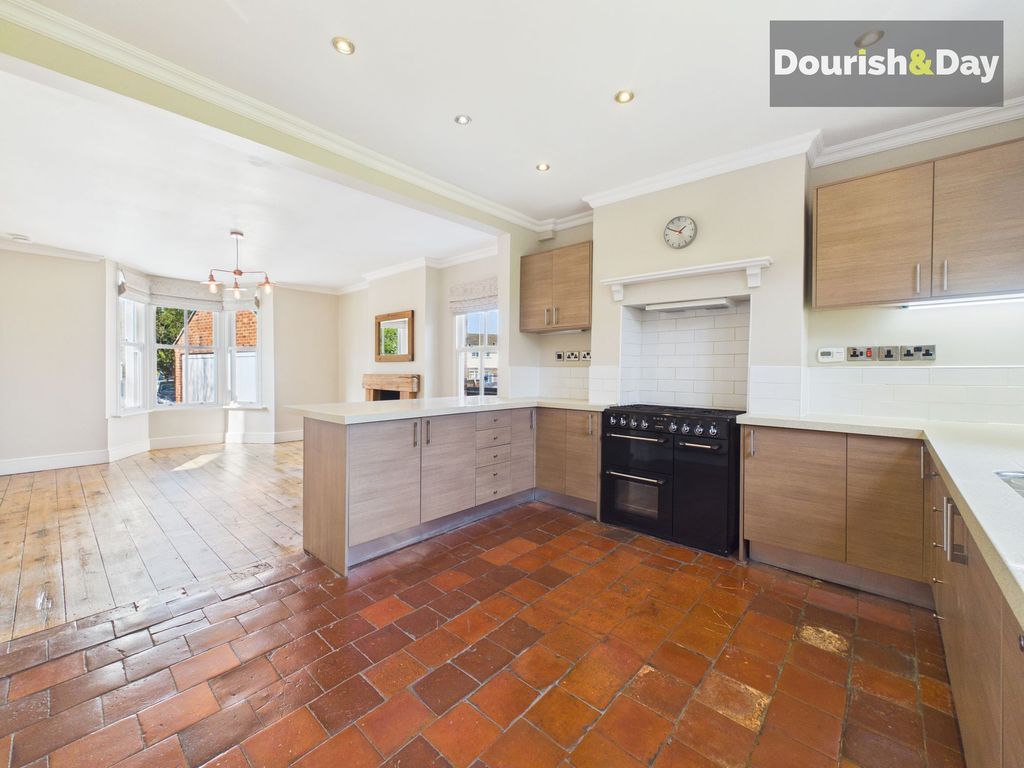 Property photo 3 of 30