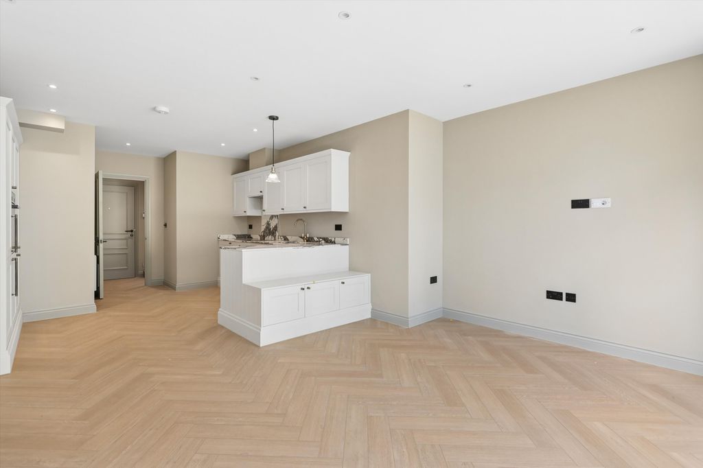 Property photo 3 of 10 Image