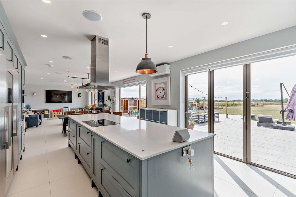 Property photo 3 of 30 Kitchen2.Jpeg