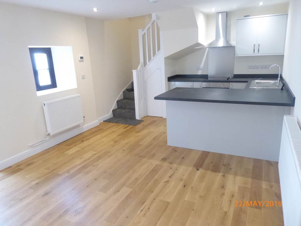 Property photo 1 of 6 006