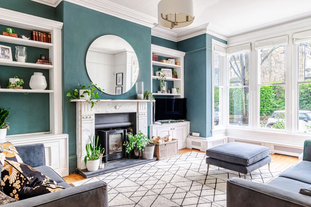 Property photo 2 of 39 Lounge1