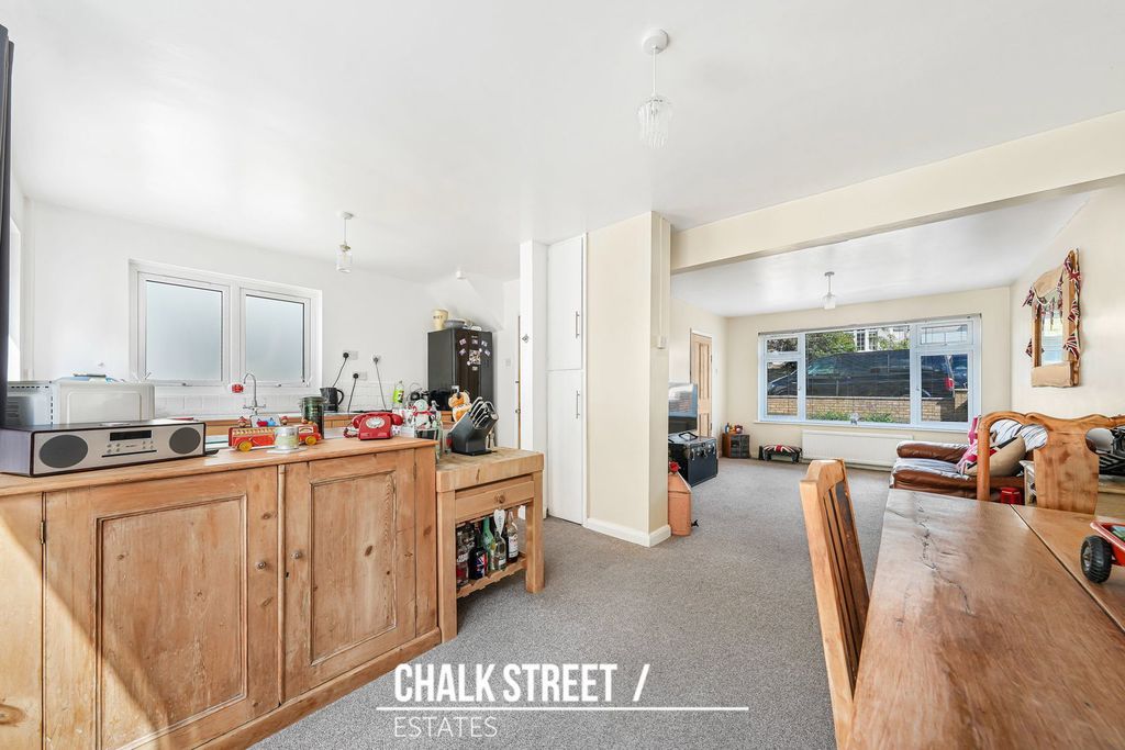 Property photo 2 of 23