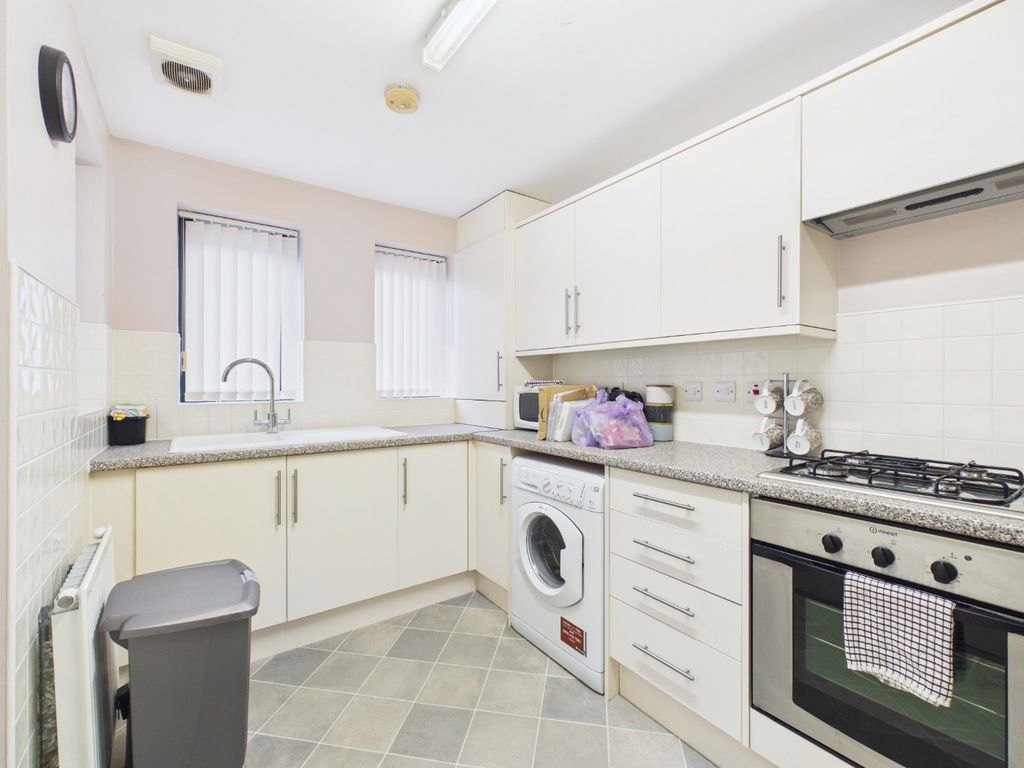 Property photo 2 of 13 4799973