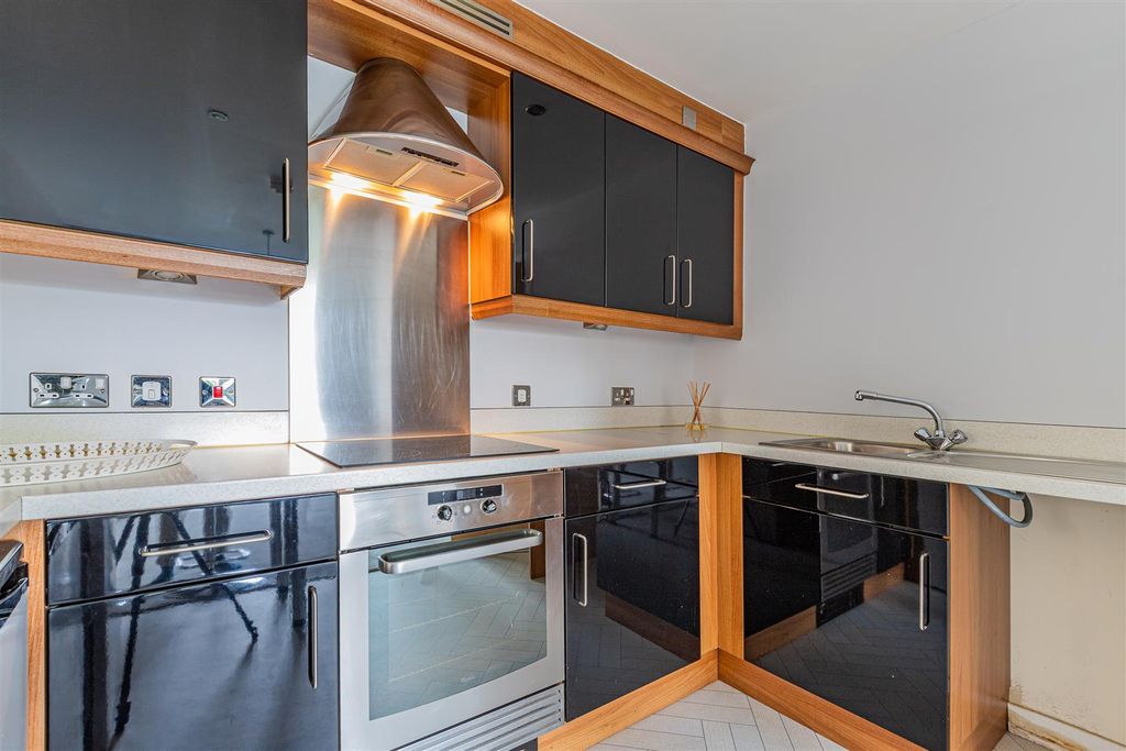 Property photo 3 of 14 Ffordd Mograig 42-9.Jpg