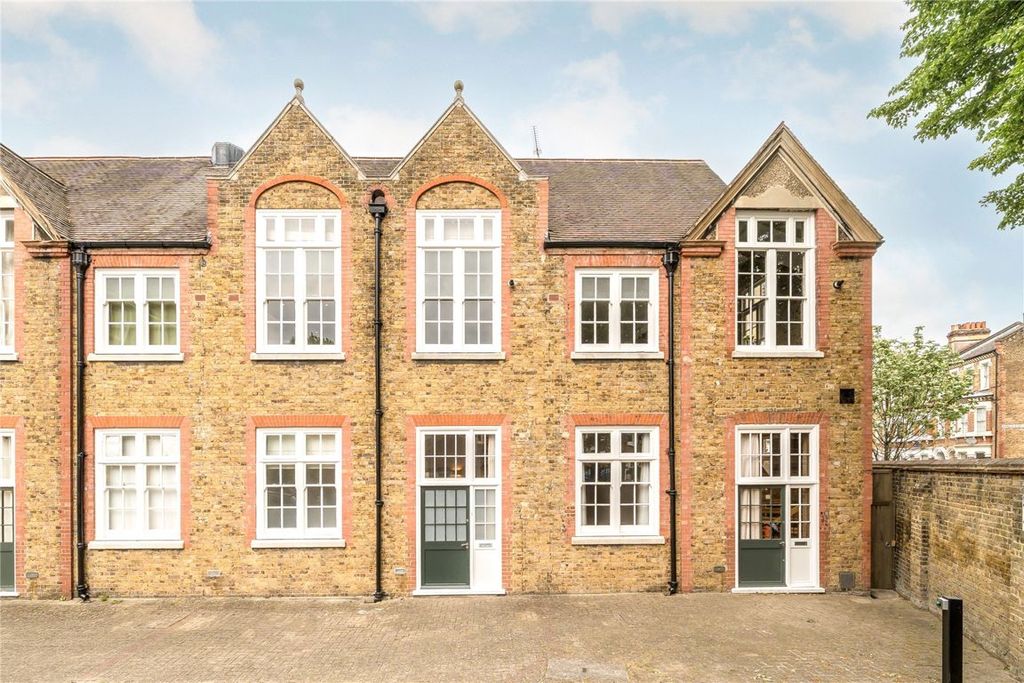 Property photo 1 of 10