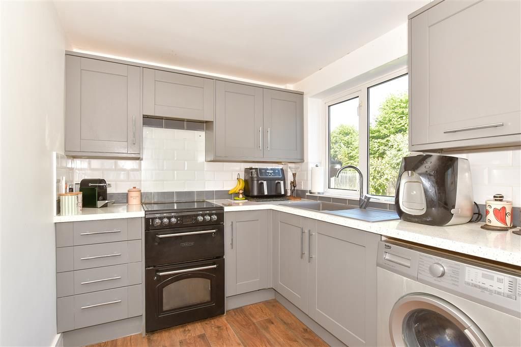 Property photo 2 of 14 Kitchen