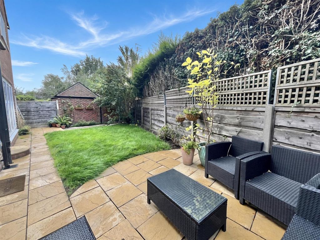 Property photo 3 of 27