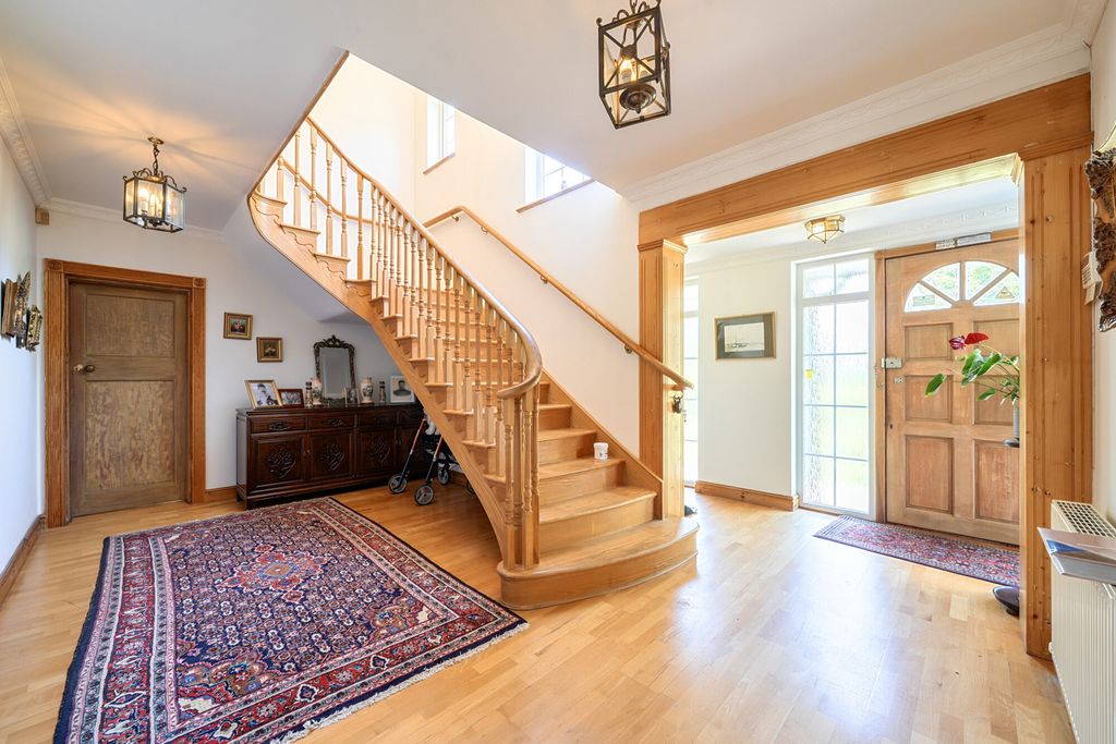 Property photo 2 of 24 1453749-23-69Fcba...