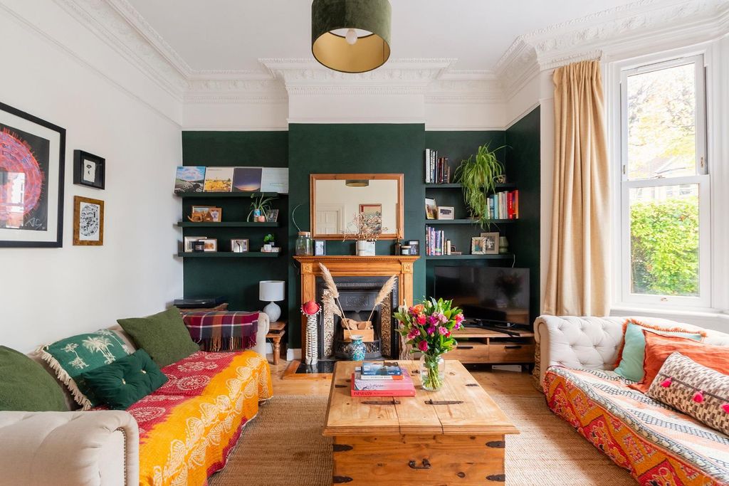 Property photo 1 of 28 G3F6Latn - Living Room G.Jpg