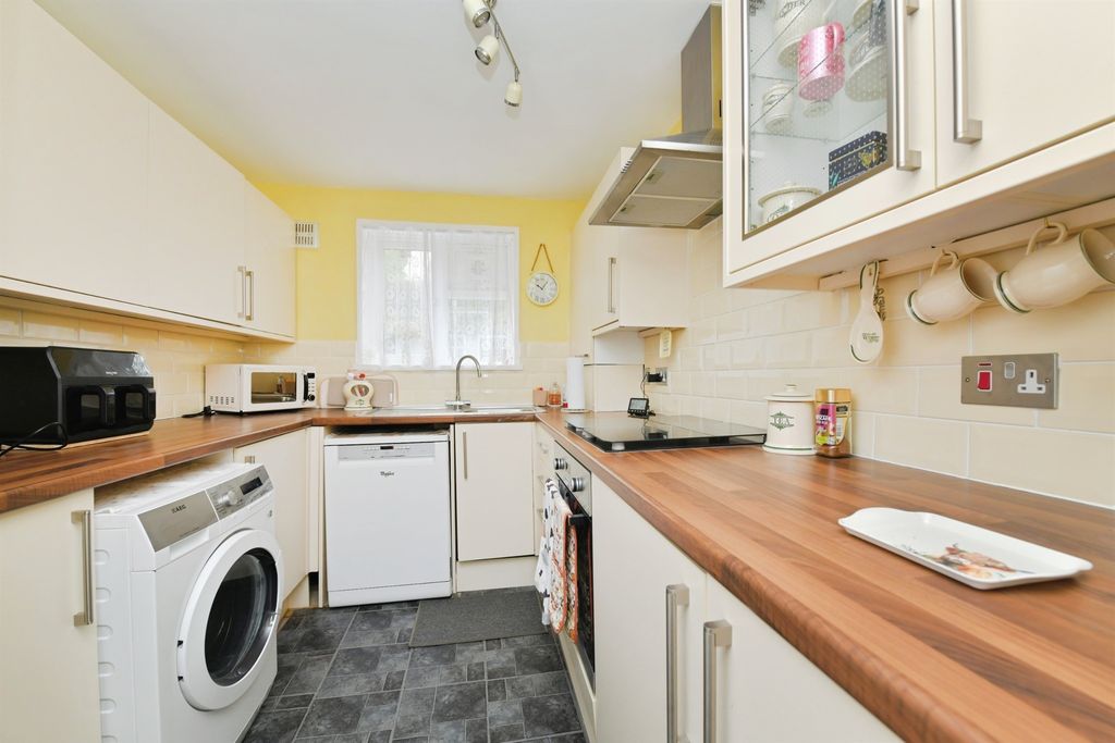 Property photo 3 of 14