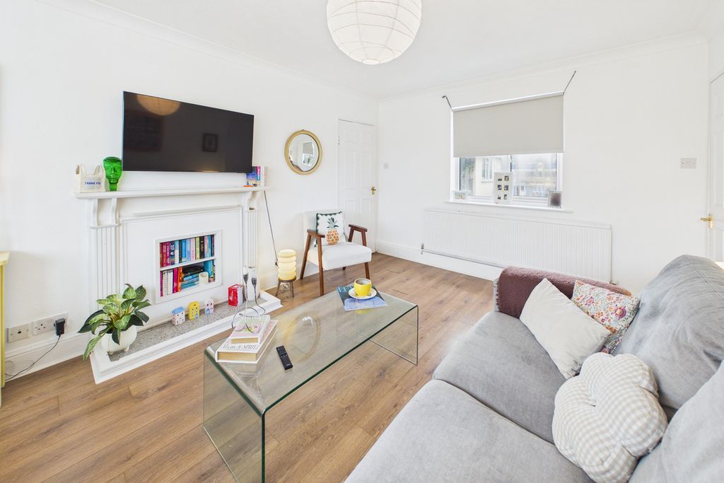 Property photo 3 of 16