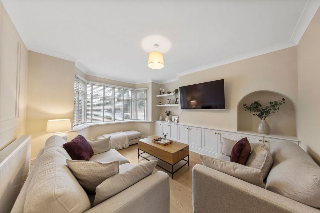 Property photo 2 of 21