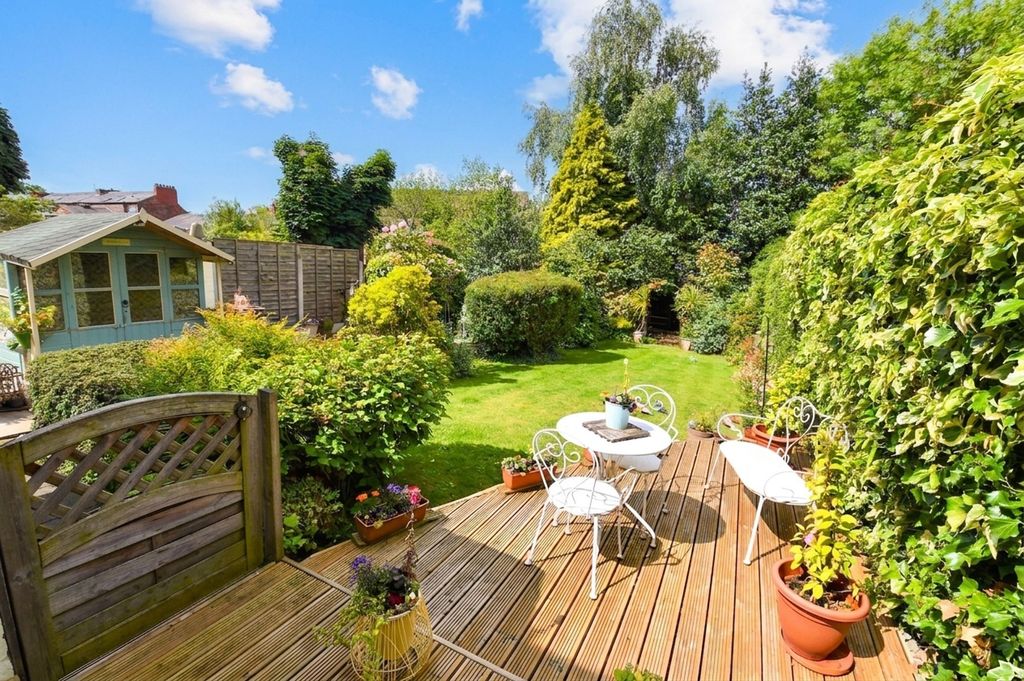 Property photo 2 of 20