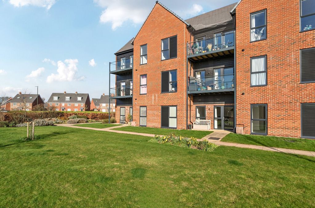 Property photo 1 of 18