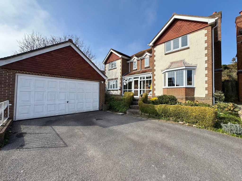 Property photo 1 of 32