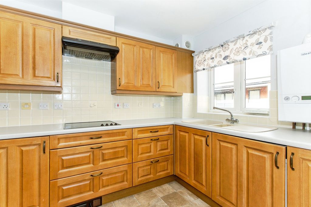 Property photo 2 of 13