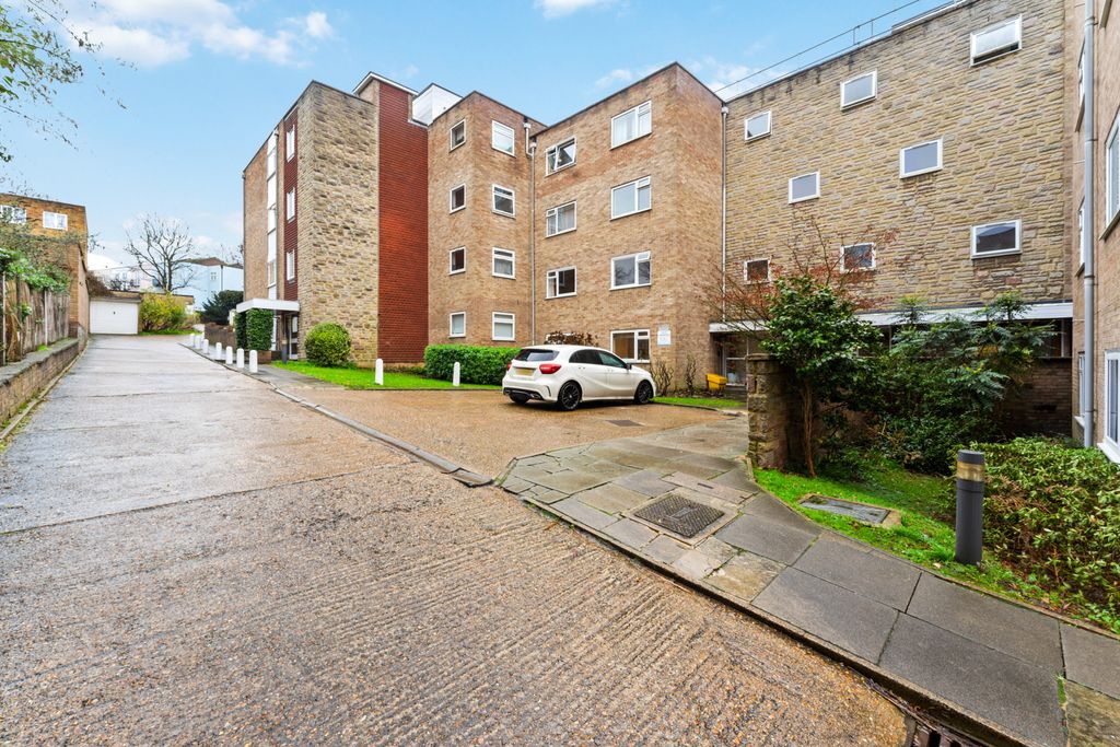 Property photo 1 of 7 Photo