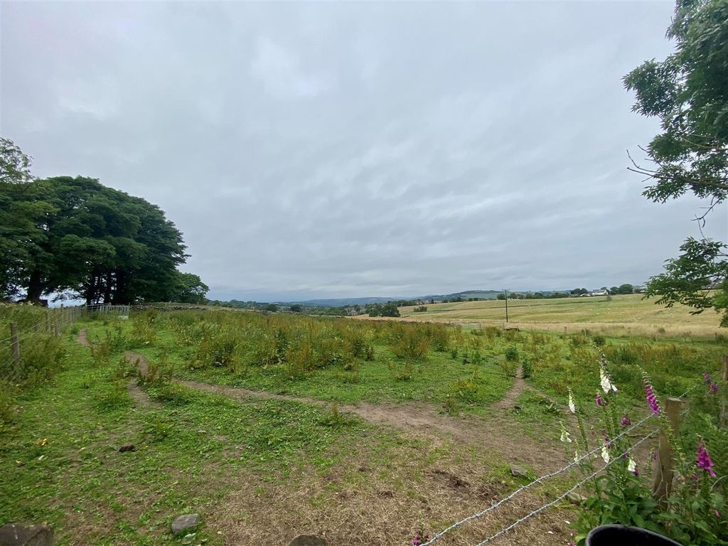 Property photo 1 of 2