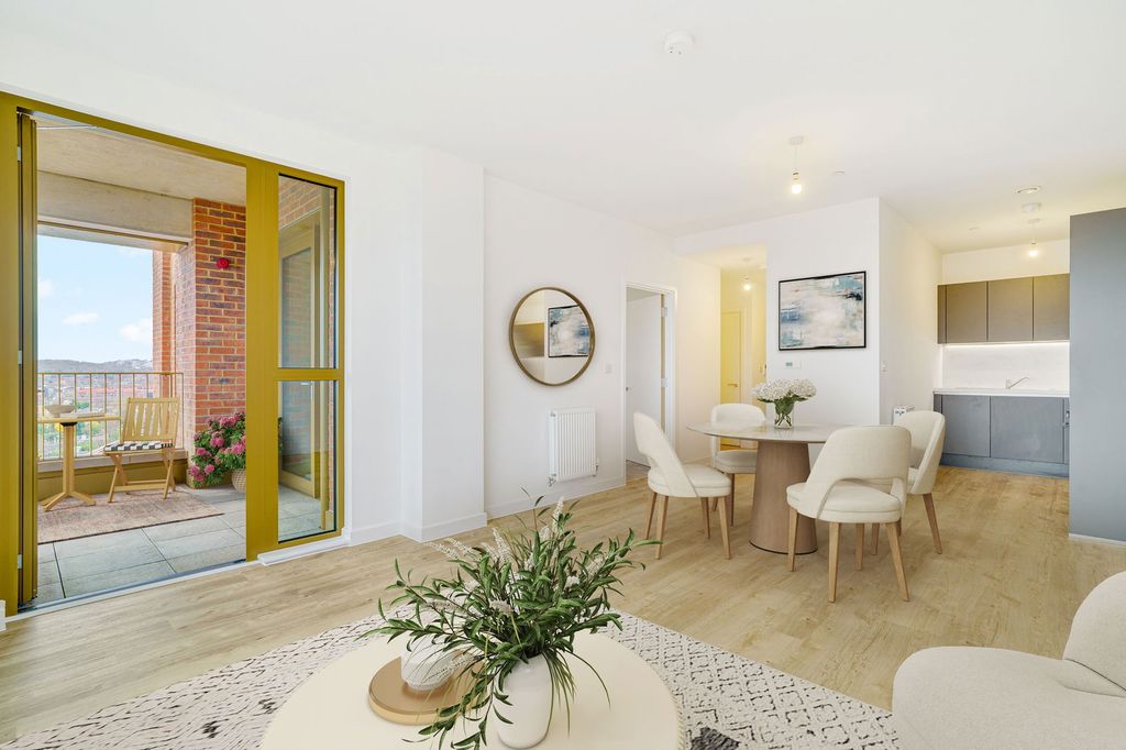 Property photo 2 of 20