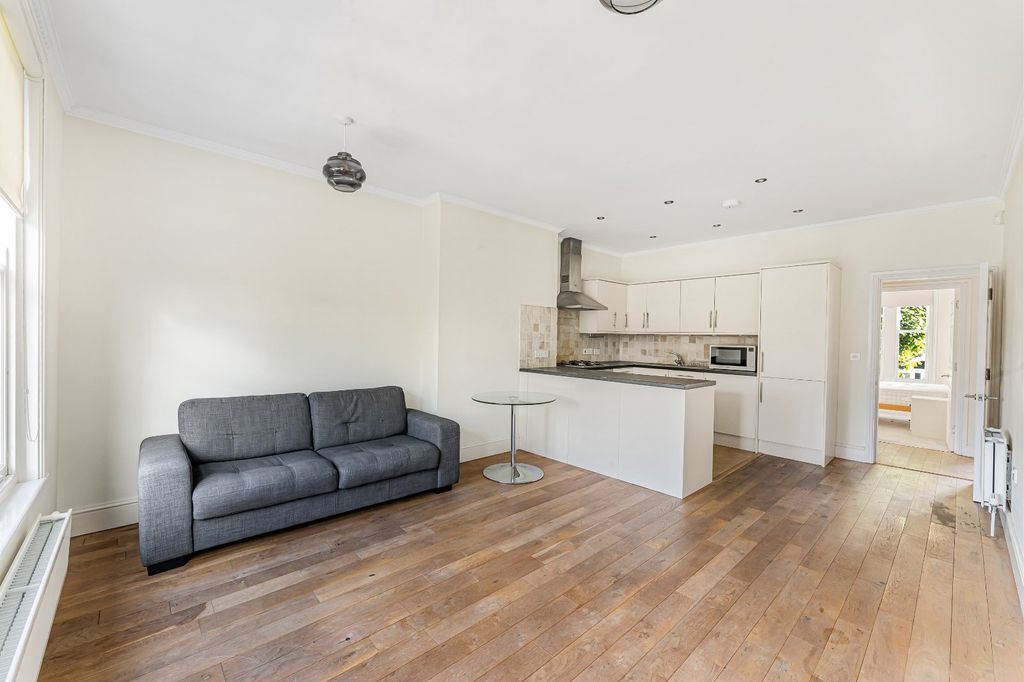 Property photo 2 of 9
