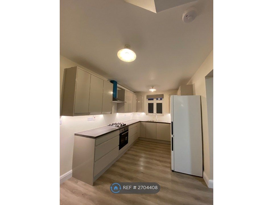 Property photo 3 of 14 Kitchen