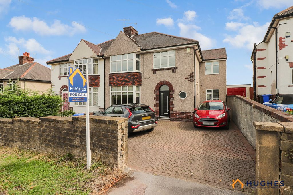 Property photo 1 of 32
