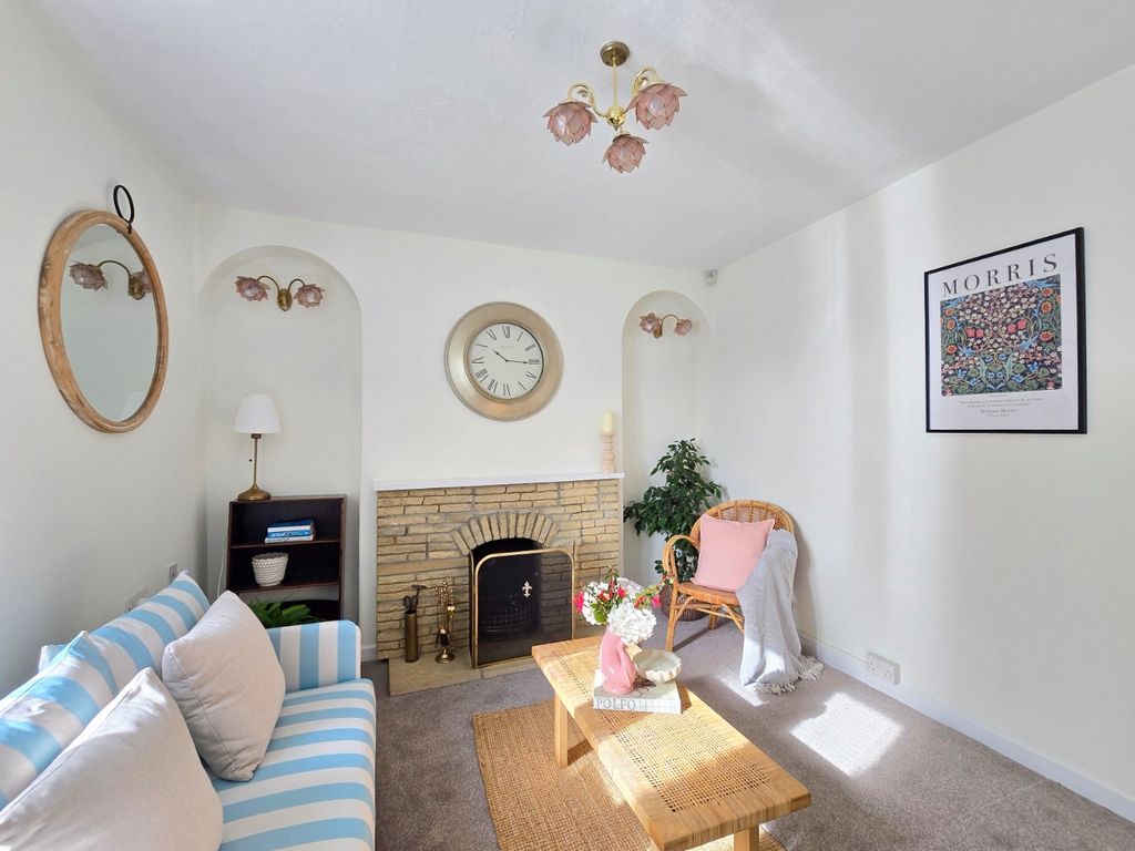 Property photo 2 of 19 4981063
