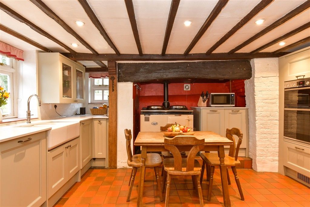 Property photo 3 of 18 Kitchen