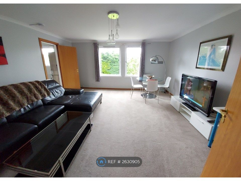 Property photo 1 of 11 Spacious Lounge/Dining
