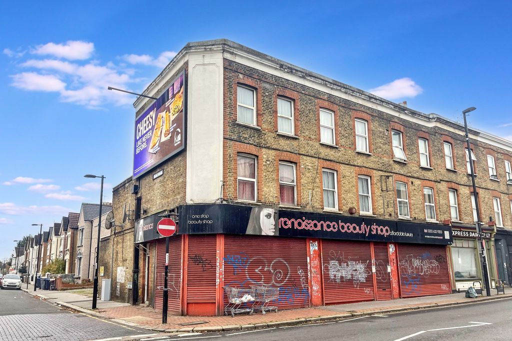 Property photo 1 of 15 Flat 1, 110 Portland Road, South Norwood London, Se25 4Pj