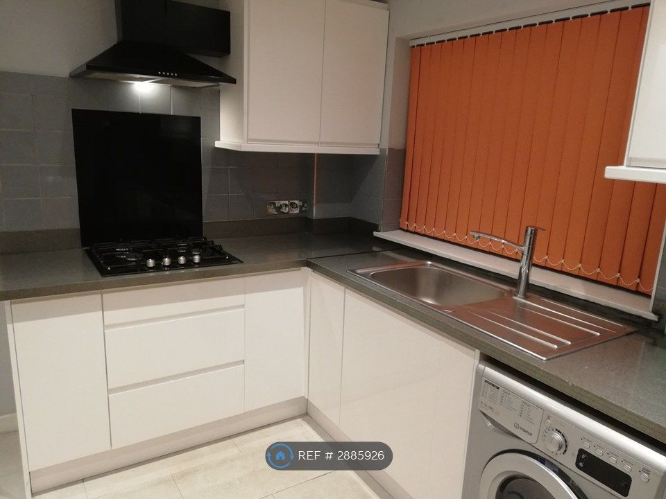 Property photo 1 of 10 Kitchen