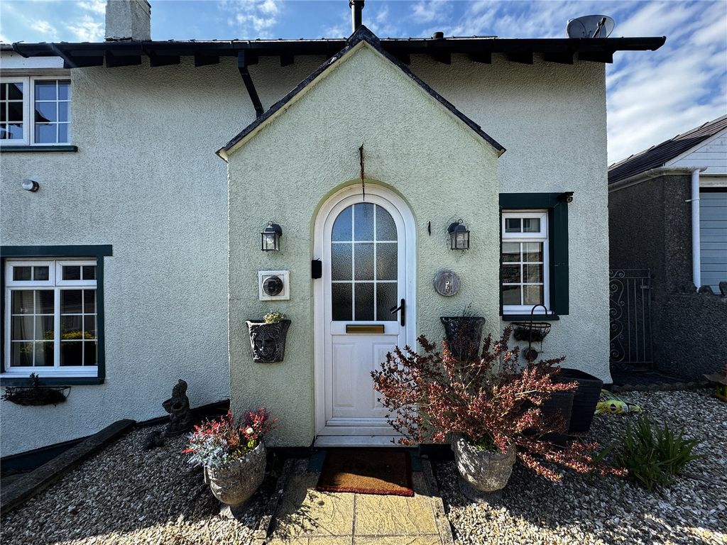 Property photo 2 of 27 Picture No. 10