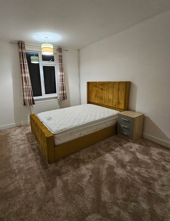 Property photo 1 of 4 Room