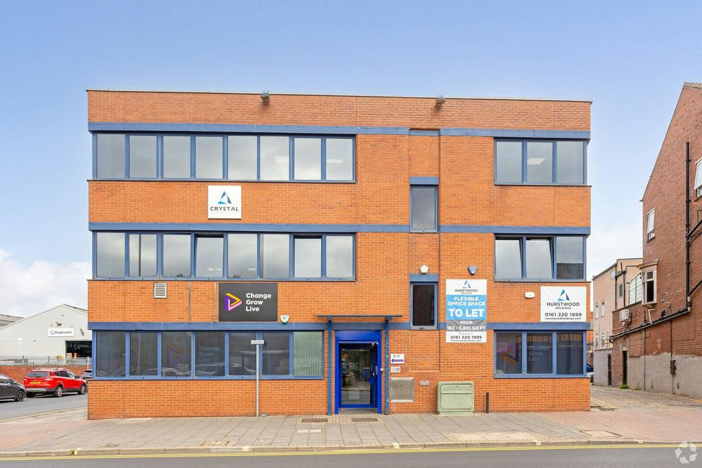 Property photo 3 of 11 Crown House Ff.Jpg