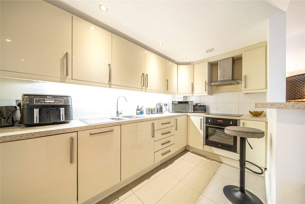 Property photo 3 of 17 Picture No. 04