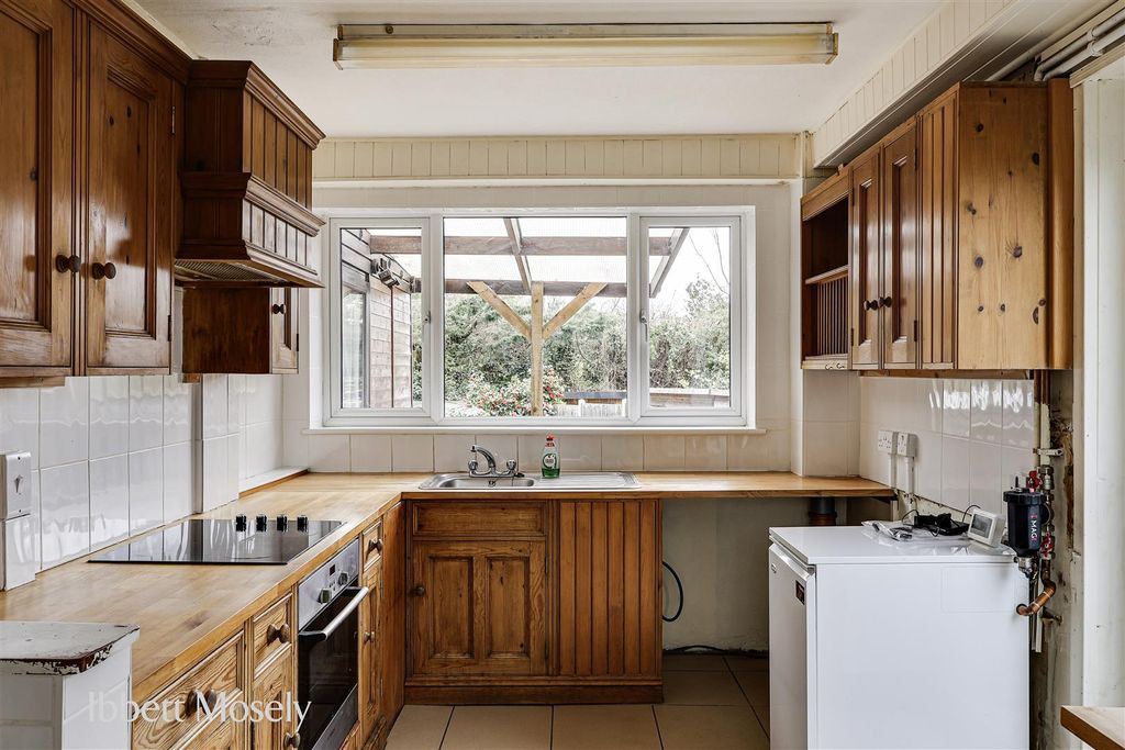 Property photo 3 of 11 8 Kitchen.Jpg