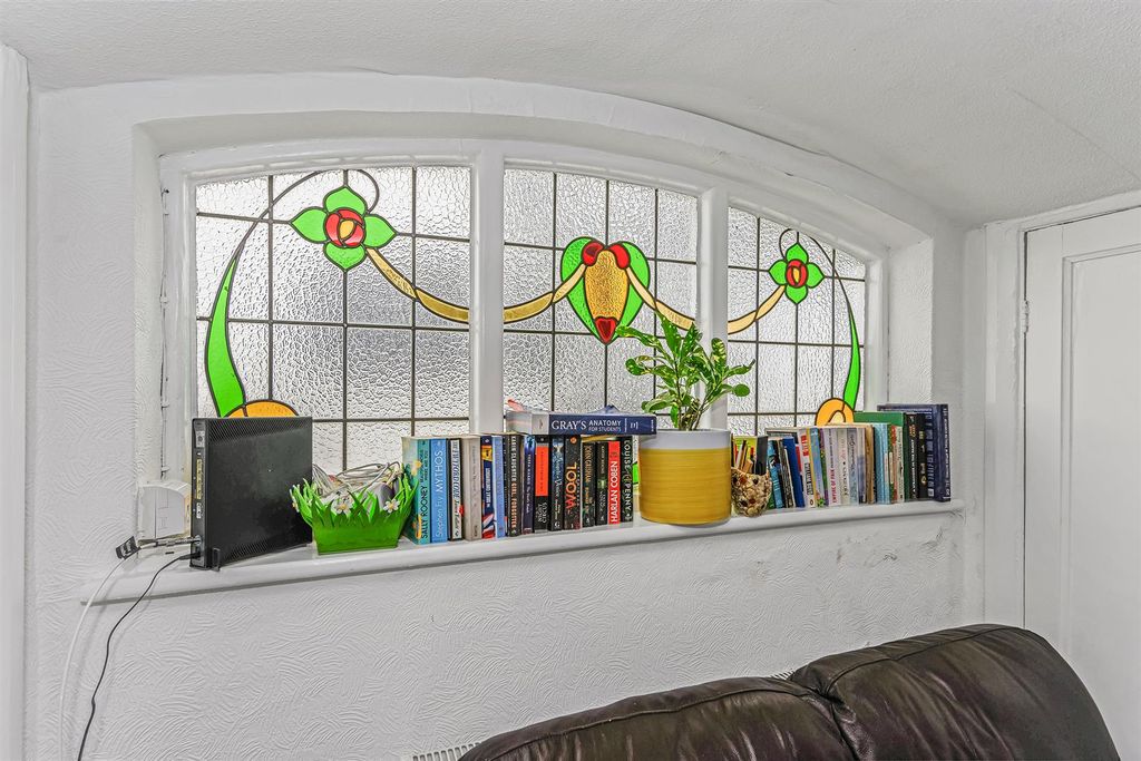 Property photo 3 of 25