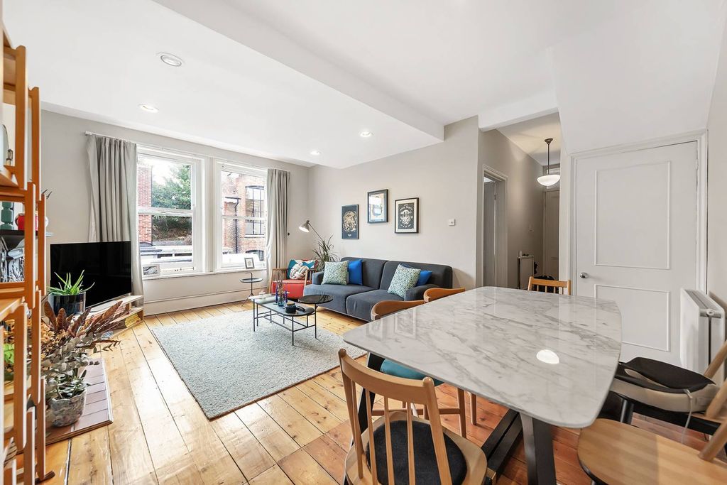 Property photo 3 of 10