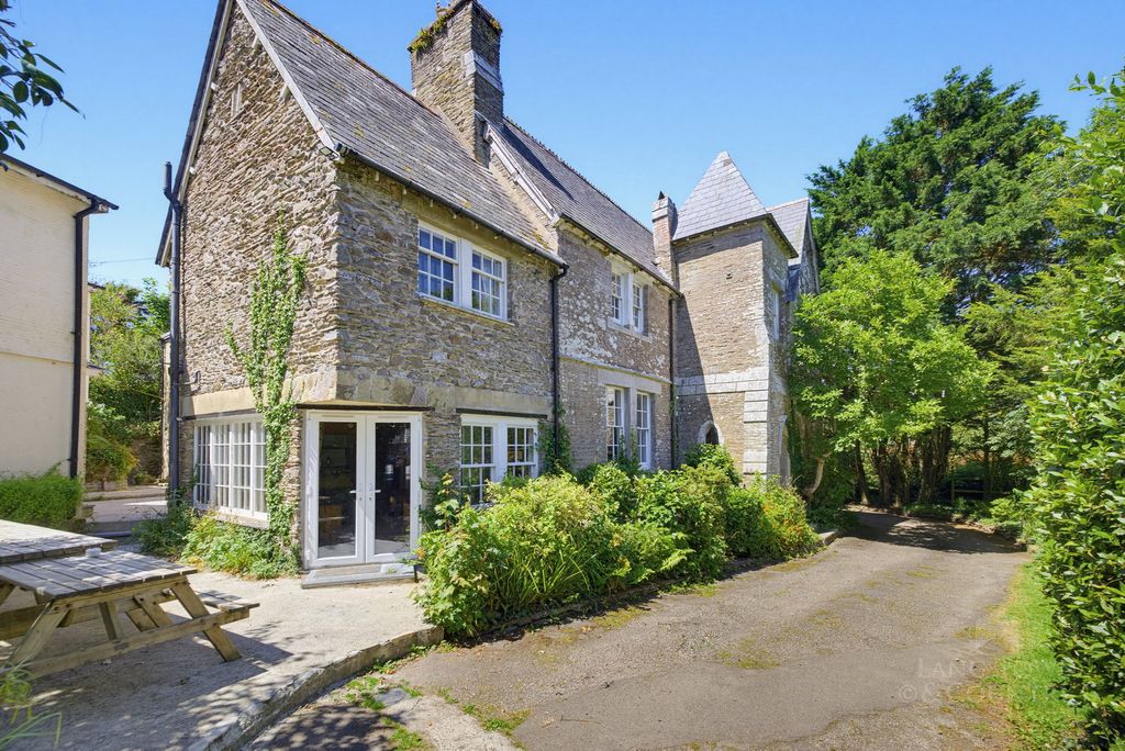 Property photo 2 of 69