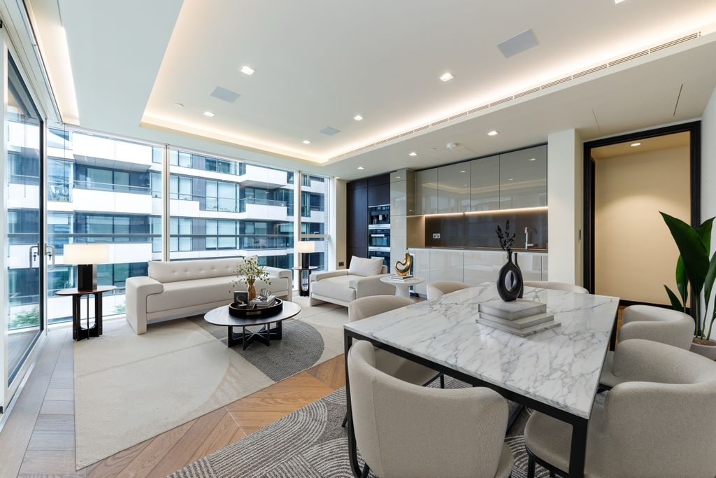 Property photo 1 of 20 Sandringham House...