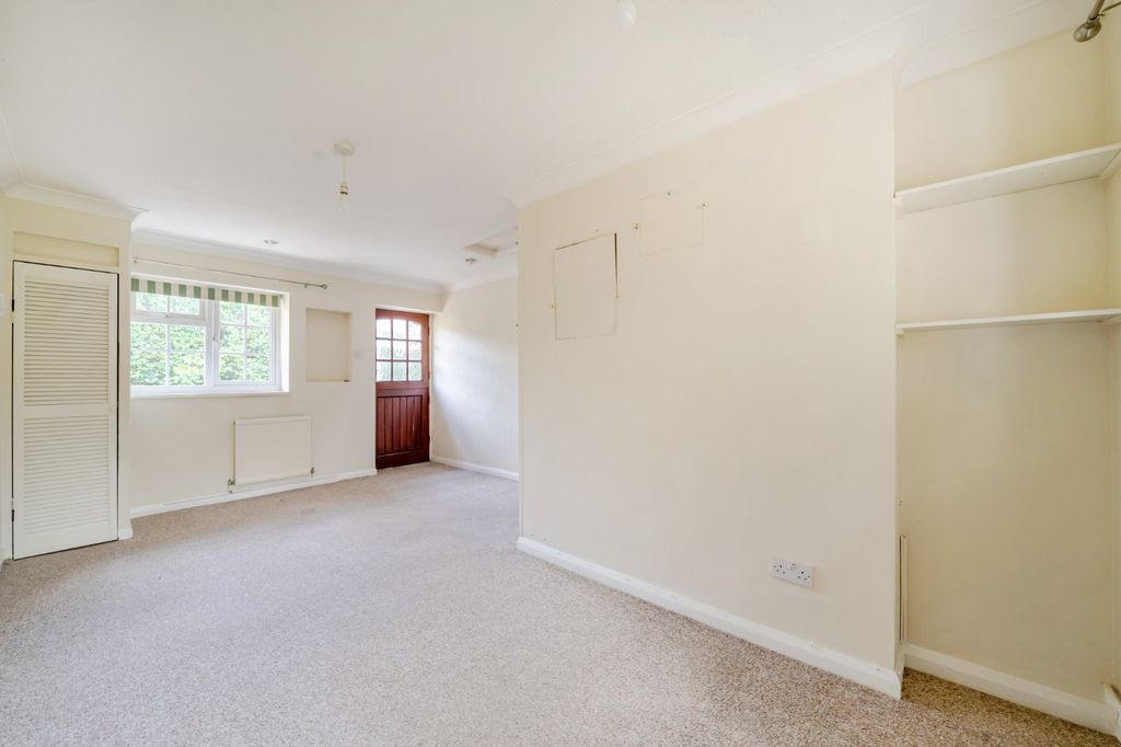 Property photo 2 of 13 Picture No. 26