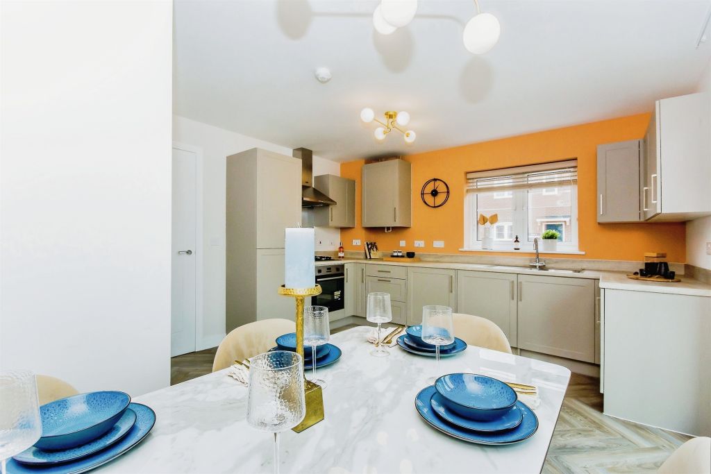 Property photo 3 of 5 Kitchen