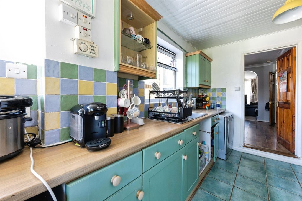 Property photo 3 of 20