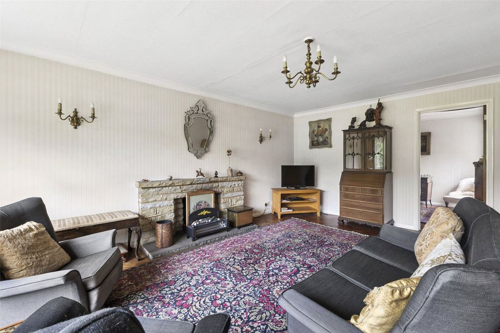 Property photo 3 of 14 Sitting Room